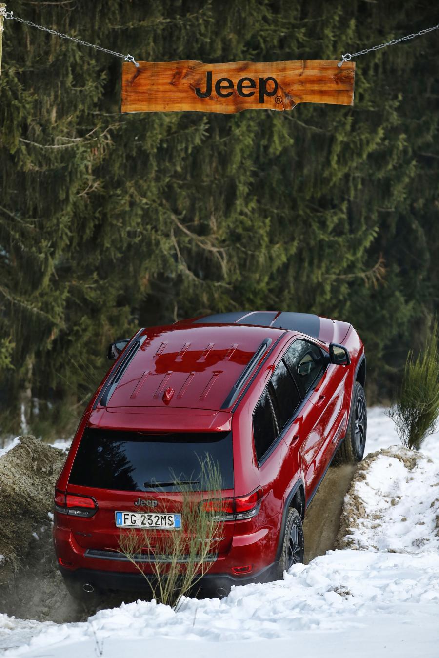  Jeep Grand Cherokee Trailhawk 2016 года  (WW) (фото 30 из 40)